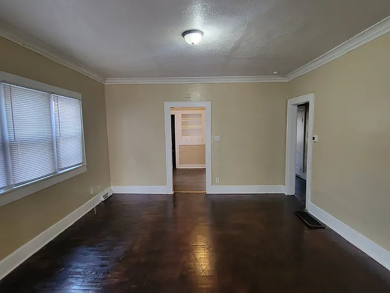 222 N Pershing Ave — Photo 6