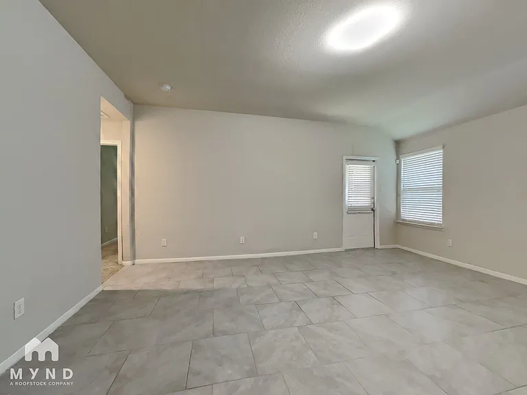 8111 Carillon Way — Photo 3
