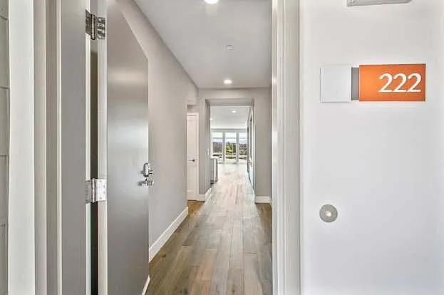 3 bed, 1437 sqft, $6,200 — Photo 2