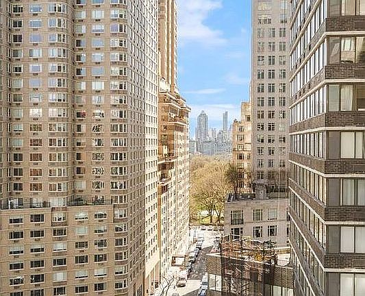 4th image of 44 W 62nd St APT 15C