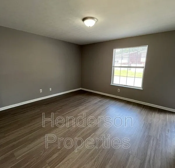 1345 N 6th St — Photo 3