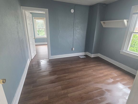 3rd image of 810 York St #1