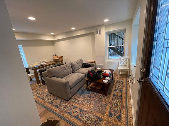 5th image of 1424 N Greenview Ave #Chg