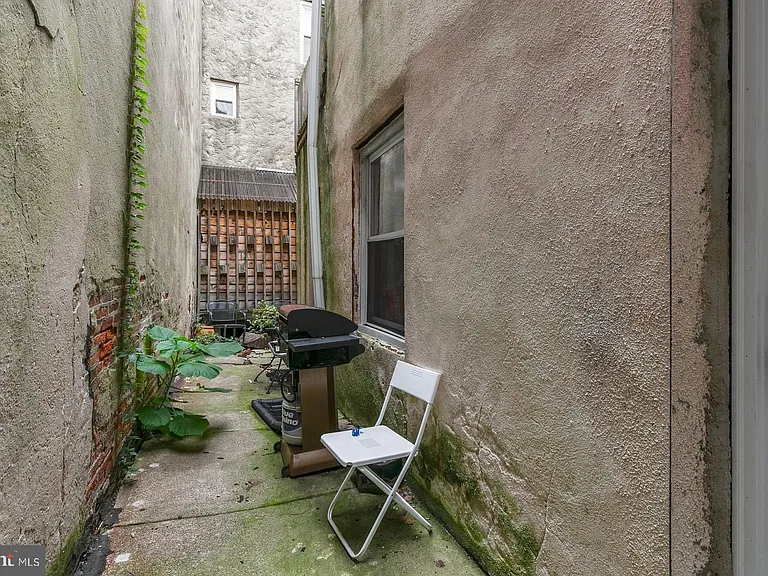 802 S 4th St #1 — Photo 12