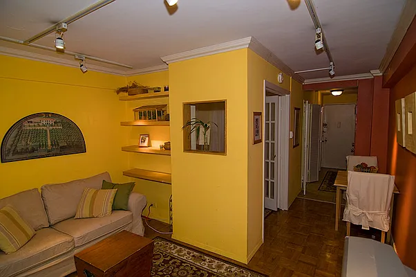 Rented by Sterling Holdings | media 14