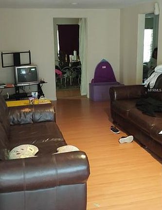 4th image of 541 East Ave