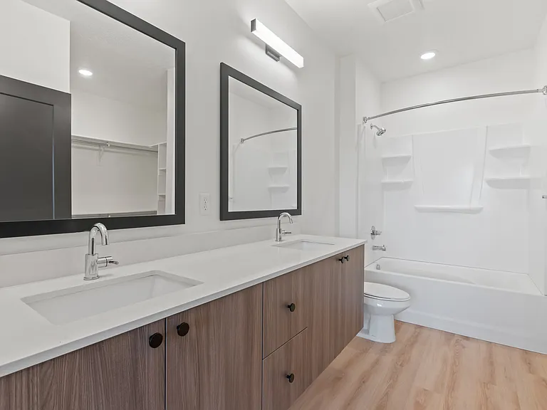 800 E 620 S — Photo 161