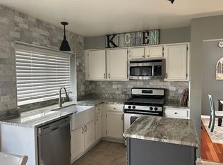 7430 Inglenook Ln, Gurnee, IL 60031