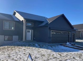 101 Fairway St, Zumbrota, MN 55992
