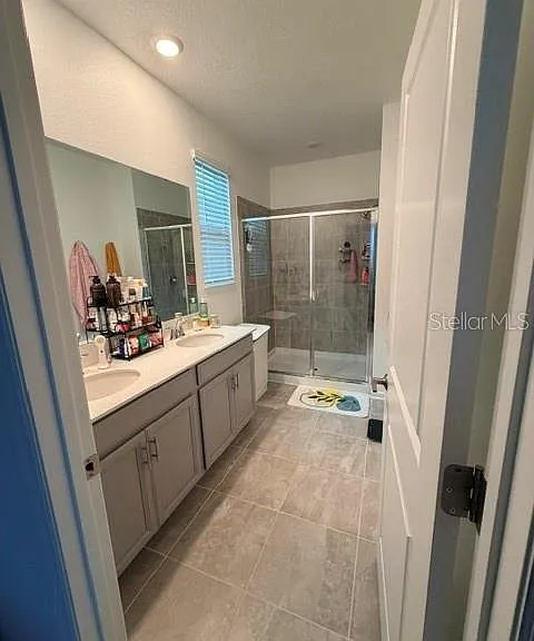 1704 Friendship Row — Photo 28