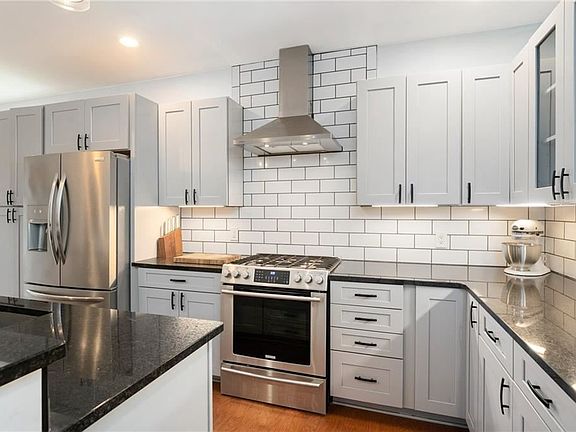 2nd image of 23 Lark Ave