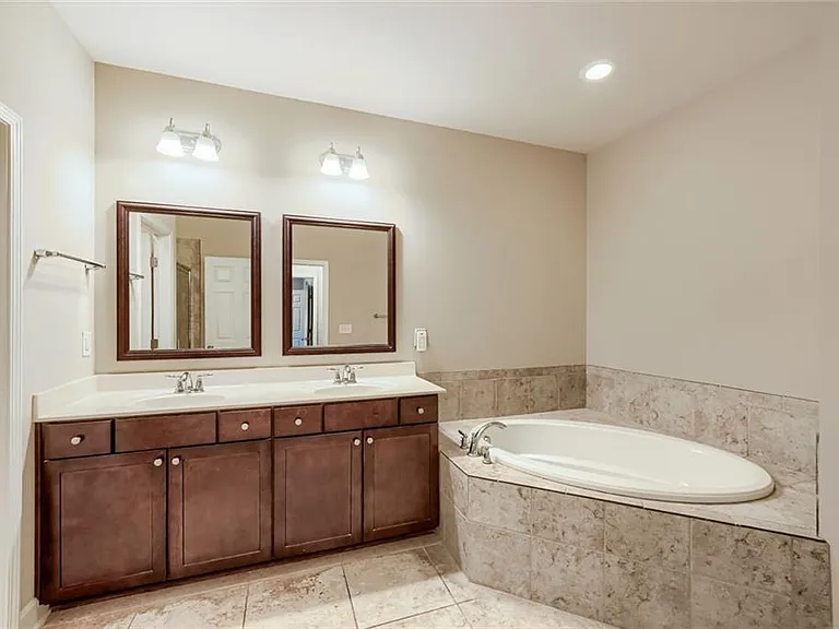 2464 Norwood Dr SE — Photo 25