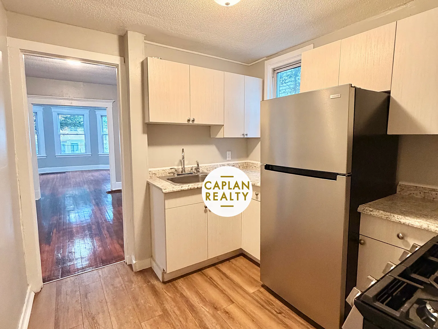 2 bed, 950 sqft, $1,800 — Photo 3
