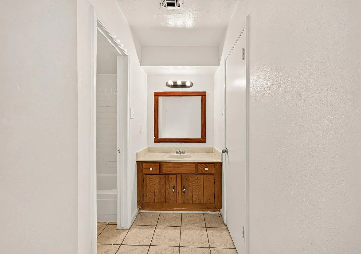 5718 Easthampton Dr - A — Photo 4
