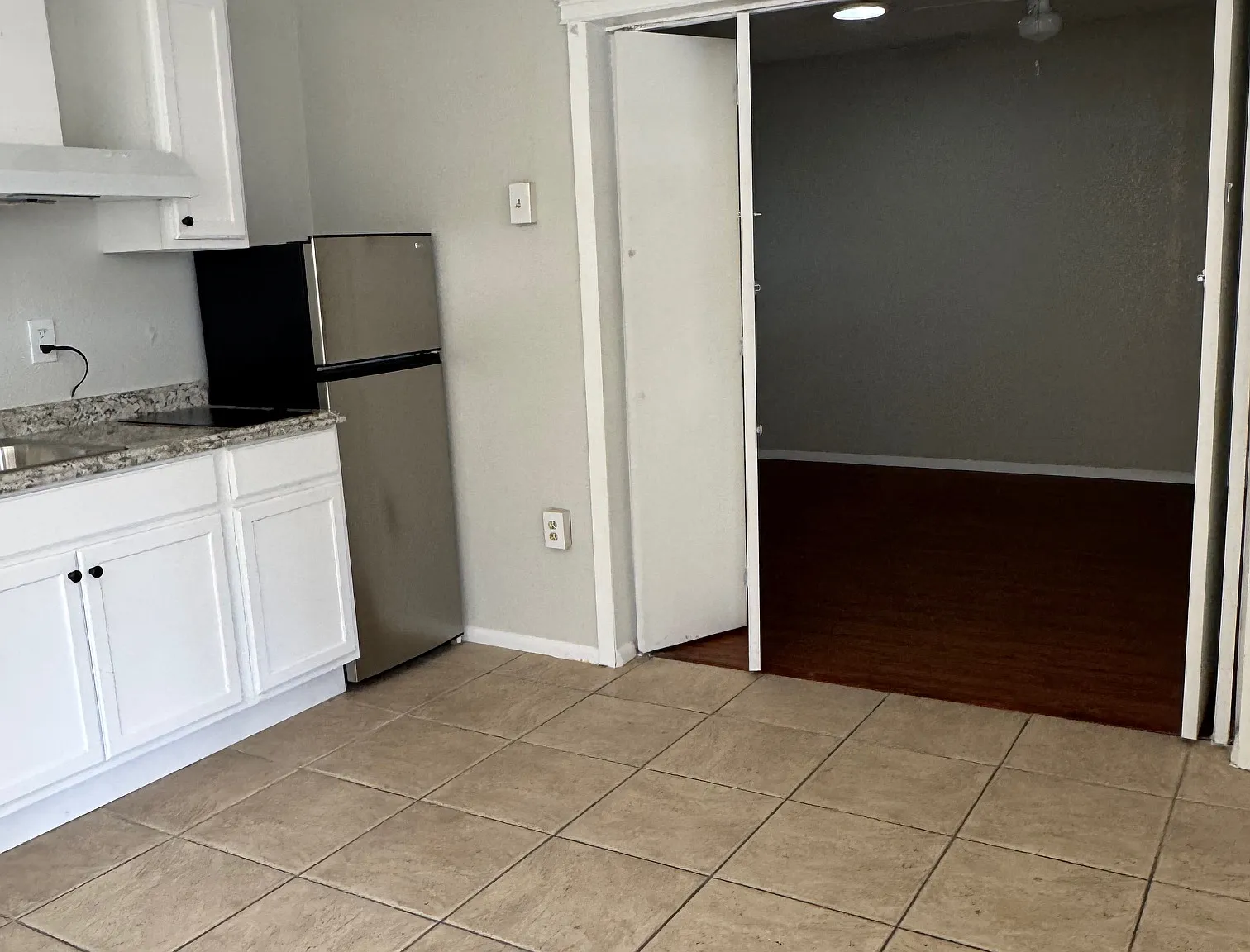 1 bed, 350 sqft, $1,150 — Photo 3