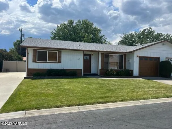 329 S 76th Ave, Yakima, WA 98908