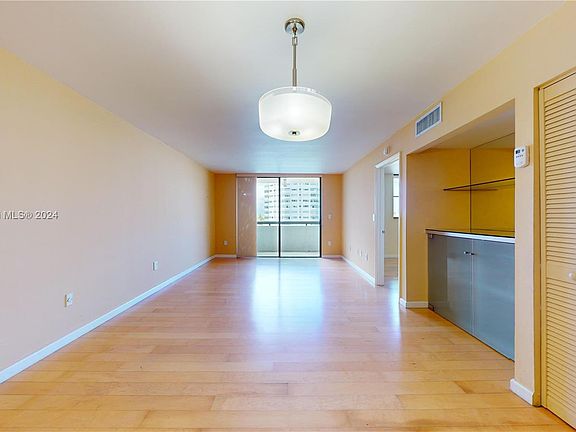 5th image of 1775 Washington Ave APT 6D