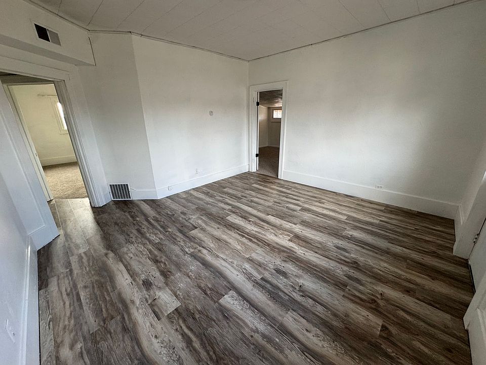 1st image of 708 E 2nd Ave N