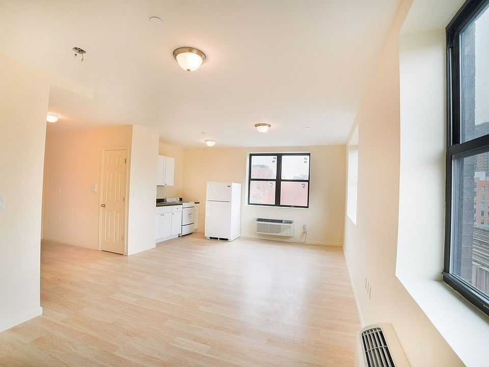 1st image of 1674 Park Ave APT 4A