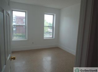 354 Hampden St APT 3L, Holyoke, MA 01040
