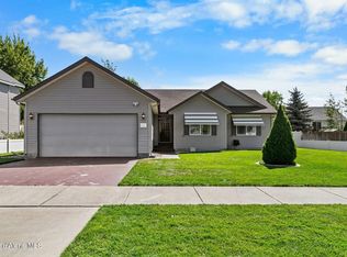 8182 N Brookside Dr, Hayden Lake, ID 83835