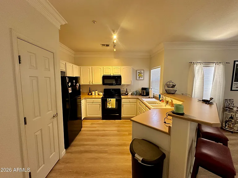525 N Miller Rd #233 — Photo 6
