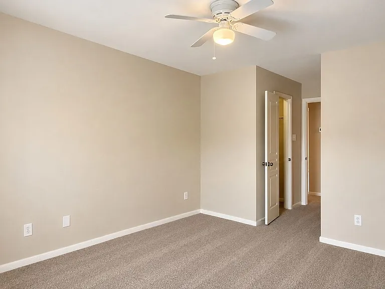 8327 Cassidy Creek Ct — Photo 10