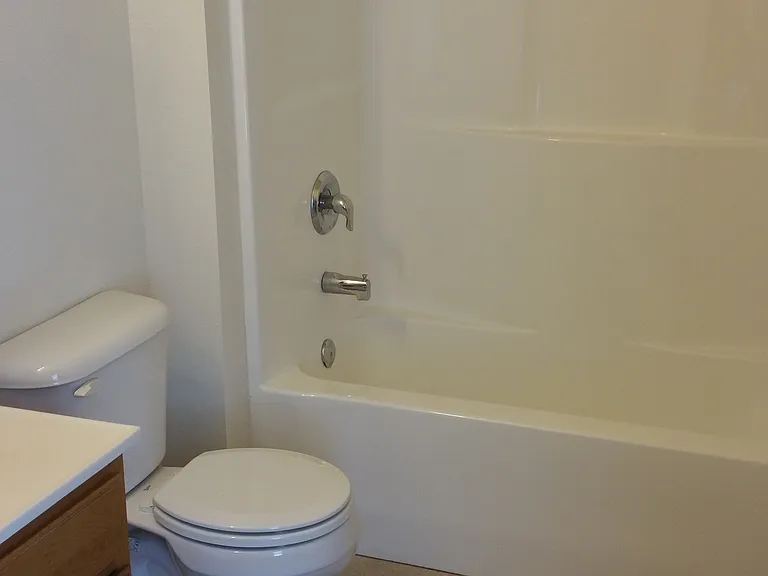 704 Glenstone Dr — Photo 20