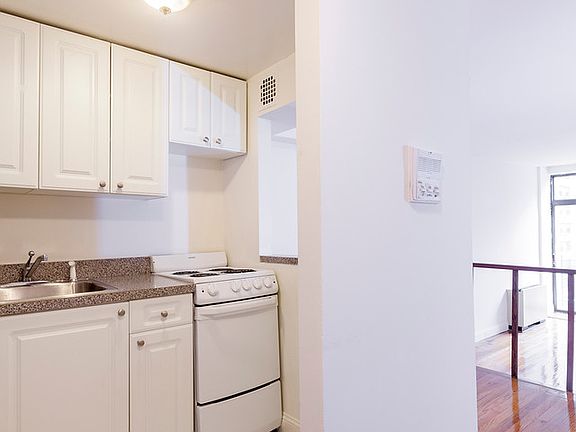 5th image of 85 E 10th St APT 6L