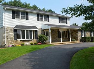 14 Pierson Dr, Hockessin, DE 19707