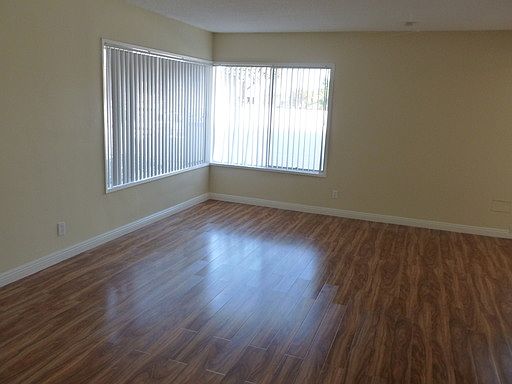 3rd image of 4050 W 135th St APT A