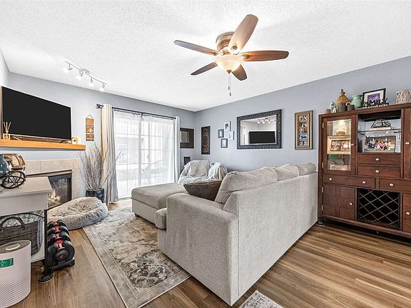 2nd image of 10 Cherry Ct APT 1