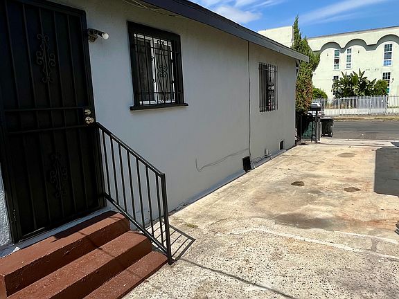 2nd image of 1680 S Longwood Ave #1680