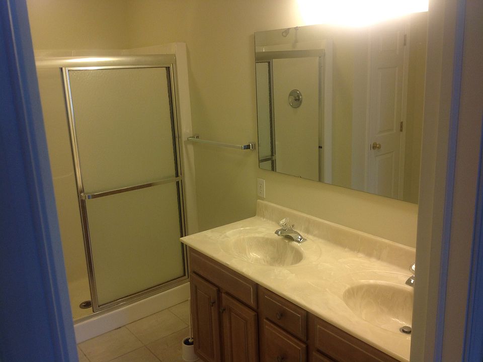 1st image of 181 NE Isles Dr
