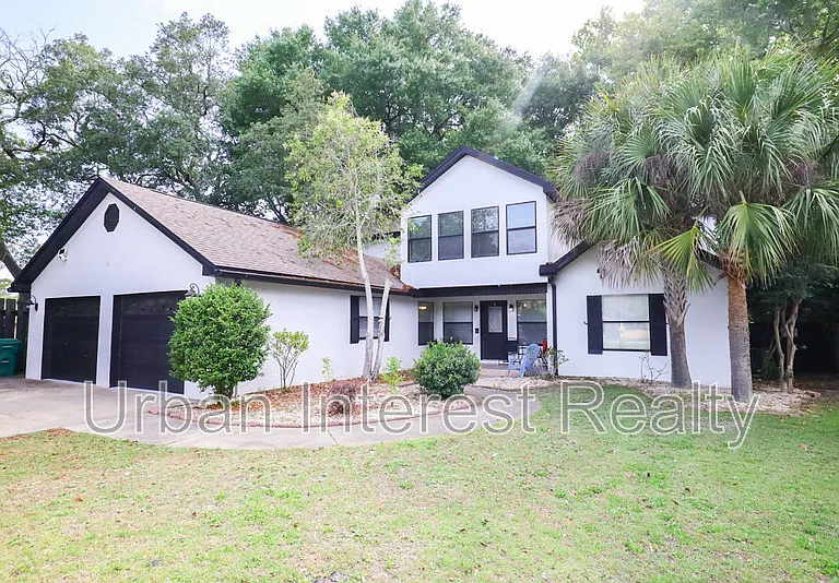 505 Beach Dr — Photo 1