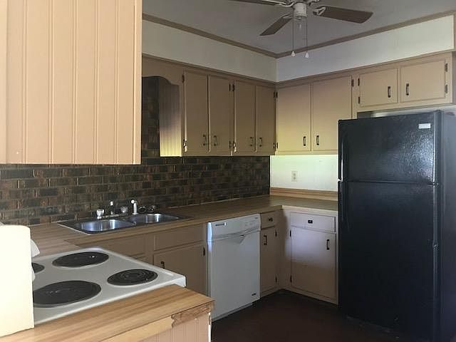 2nd image of 149 W Fifth Ave APT 15