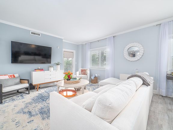5th image of 525 N 3rd St #202