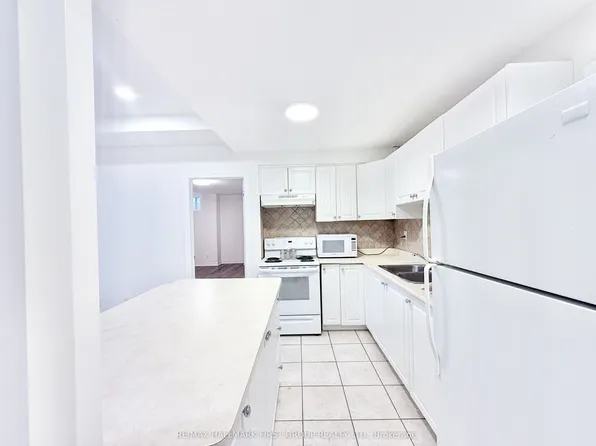 22 Risebrough Ave #Basement, Toronto, ON M2M 2E1