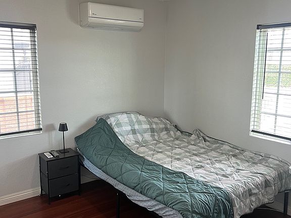 4th image of 12327 Lakewood Blvd