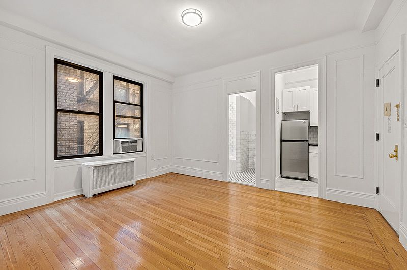 1st image of 347 W 55th St APT 4M