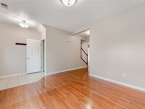 3rd image of 11821 Beacon Dr