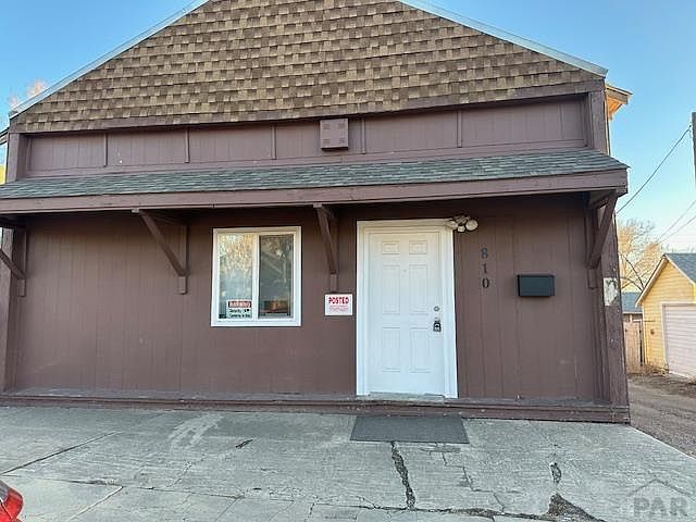 1st image of 810 E 8th St