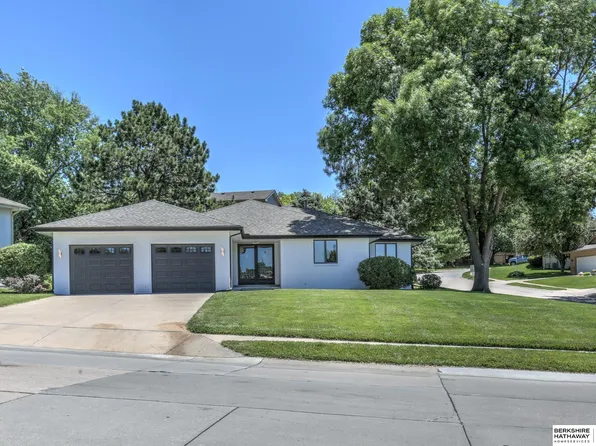 7015 S 142nd St, La Vista, NE 68138
