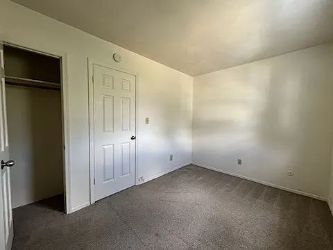 Guest bedroom
Note: photos are of 3015 unit A, same model as 3021.