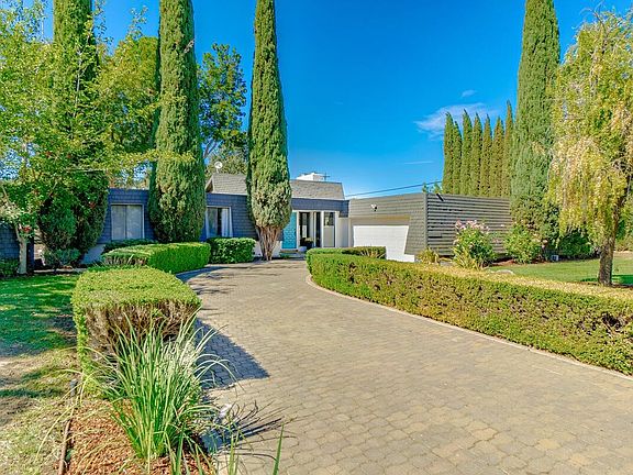 2nd image of 27028 Tierra Linda Pl