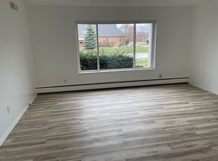 24111 Meridian Rd APT 109, Grosse Ile, MI 48138