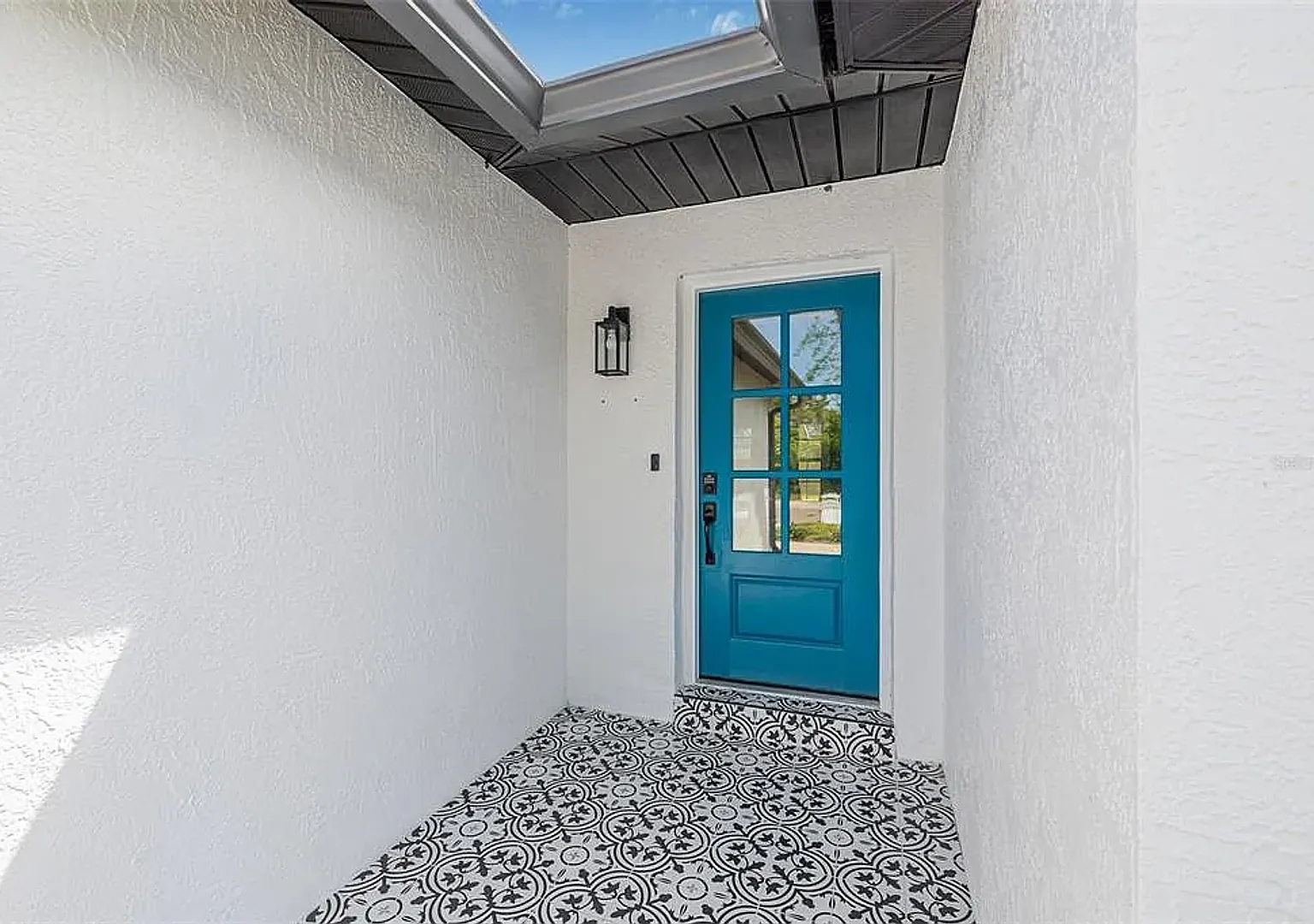Charming 3-Bedroom Home with Large Fenced Yard in Largo! — Photo 4