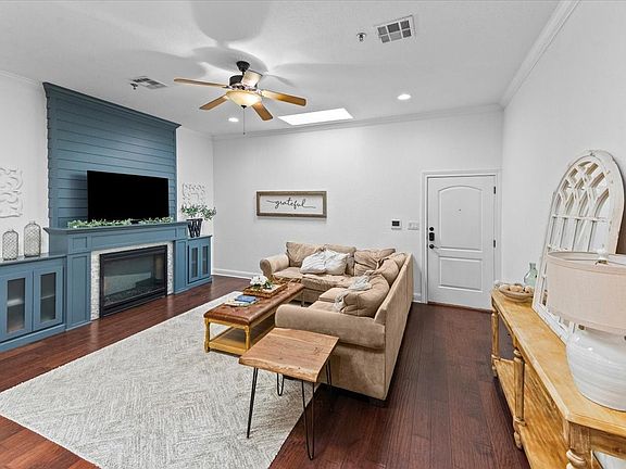 2nd image of 721 Austin Ave #B