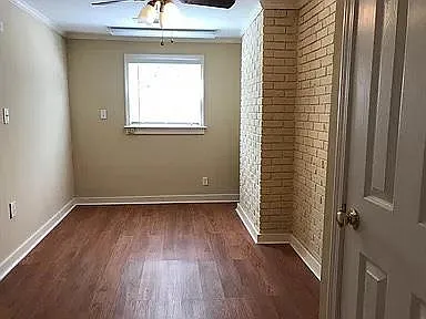 513 Tyler St — Photo 8