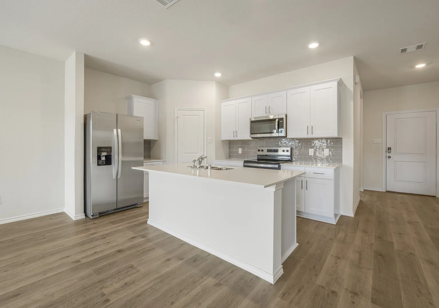 1570 Brooke Drive — Photo 4